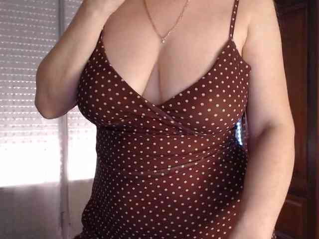Alina-Lovely webcam