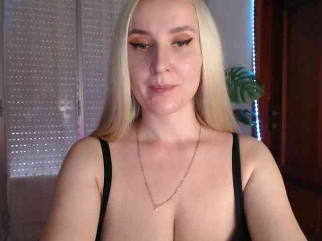 Alina-Lovely webcam