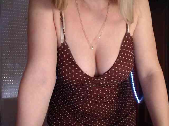Alina-Lovely webcam