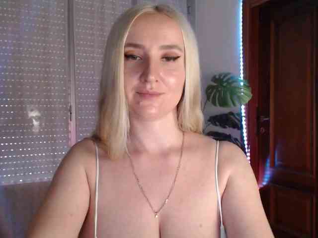 Alina-Lovely webcam