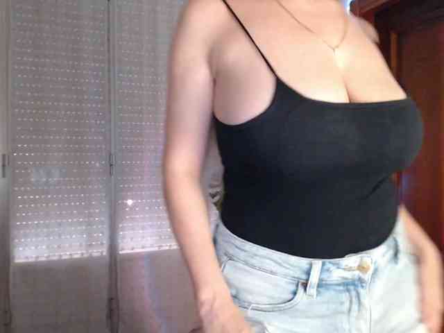 Alina-Lovely webcam