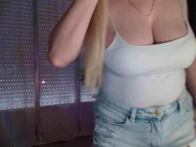 Alina-Lovely webcam
