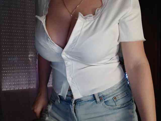 Alina-Lovely webcam