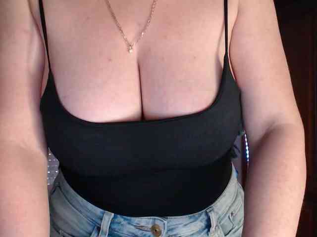 Alina-Lovely webcam