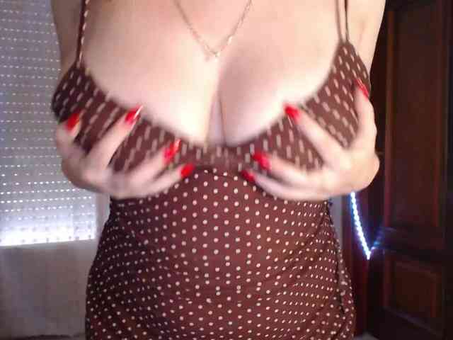 Alina-Lovely webcam