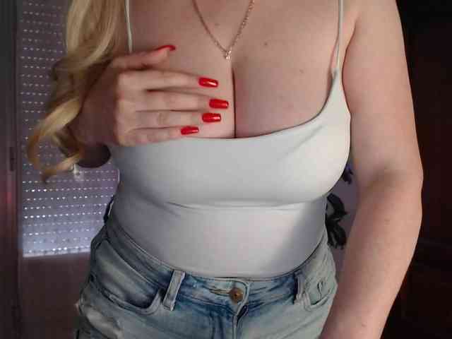 Alina-Lovely webcam