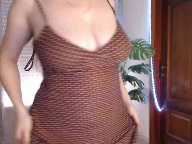 Alina-Lovely webcam