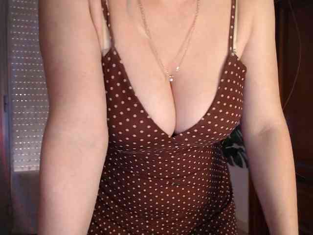 Alina-Lovely webcam