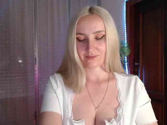 Alina-Lovely webcam