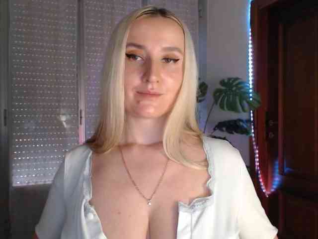 Alina-Lovely webcam