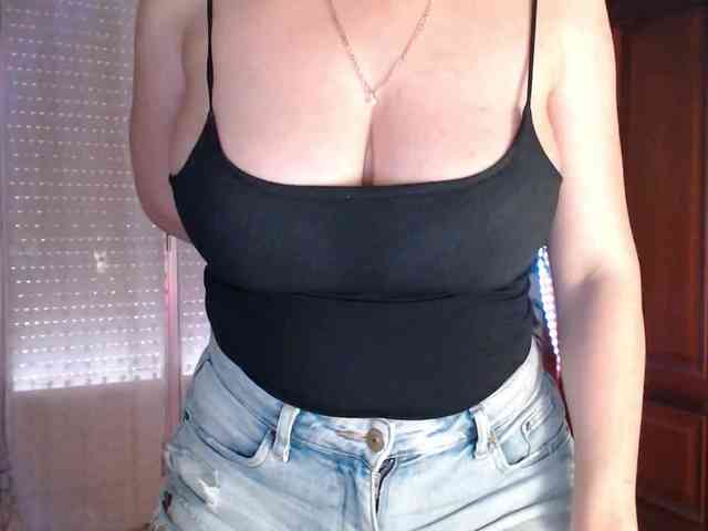 Alina-Lovely webcam
