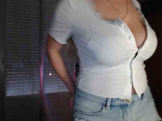 Alina-Lovely webcam
