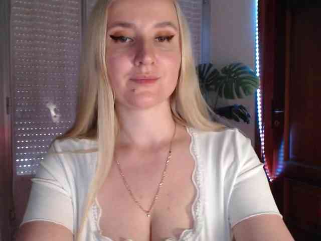 Alina-Lovely webcam
