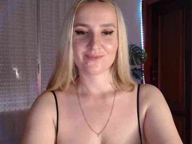 Alina-Lovely webcam