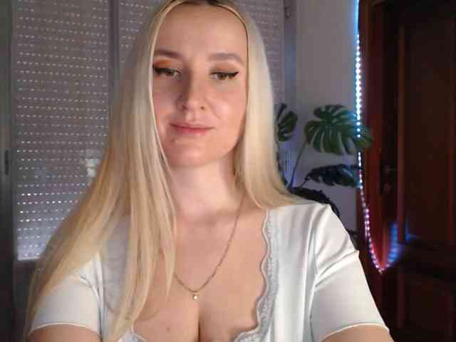 Alina-Lovely webcam