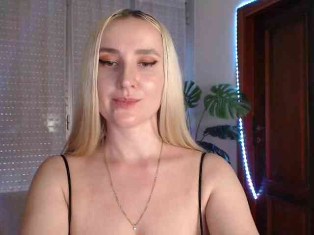 Alina-Lovely webcam
