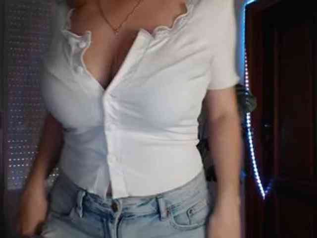 Alina-Lovely webcam