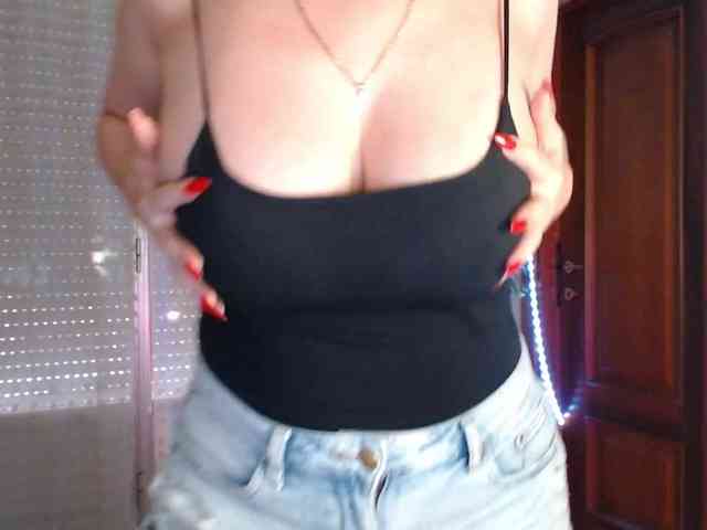 Alina-Lovely webcam