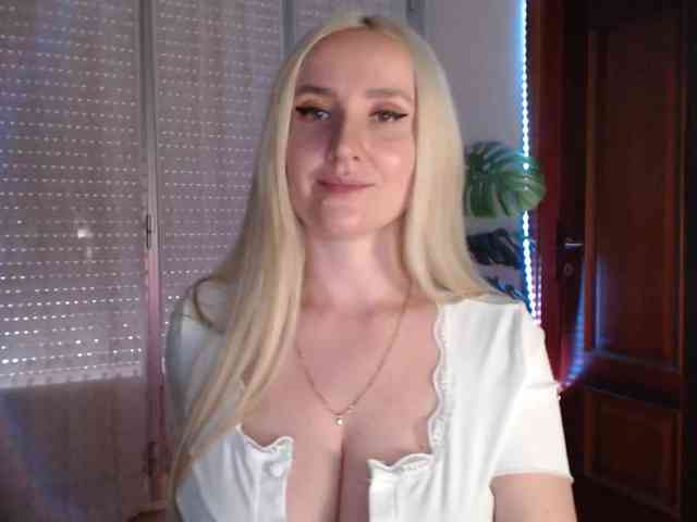 Alina-Lovely webcam