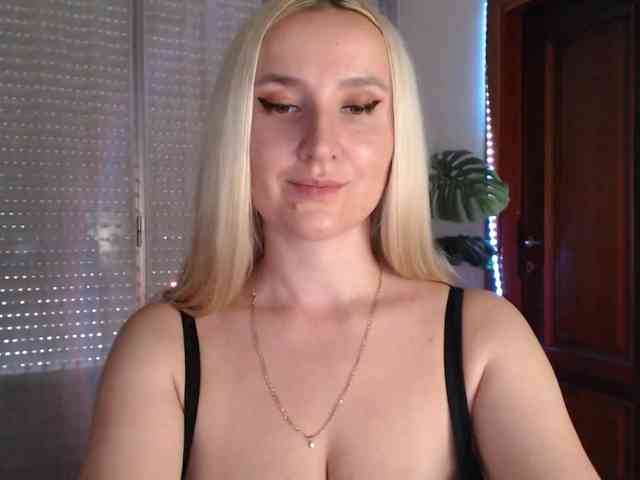 Alina-Lovely webcam