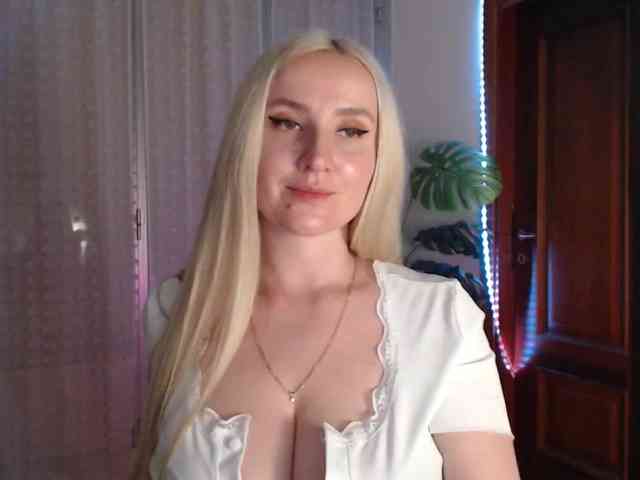 Alina-Lovely webcam