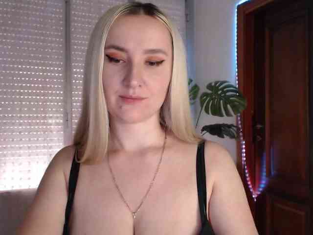 Alina-Lovely webcam