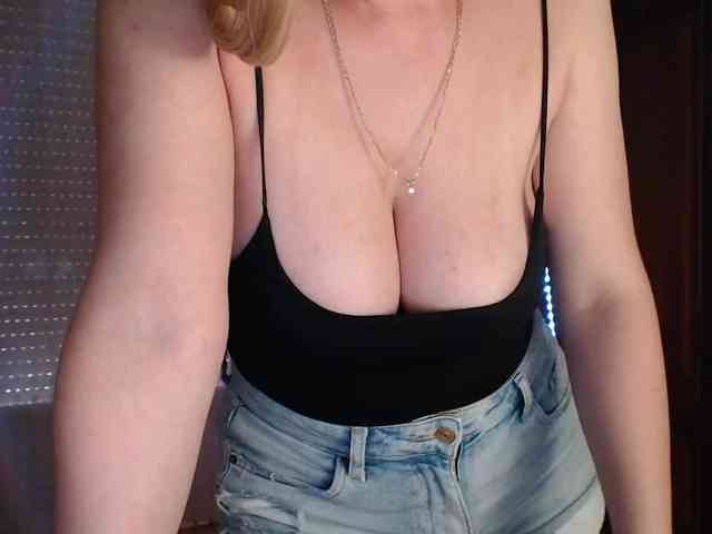 Alina-Lovely webcam