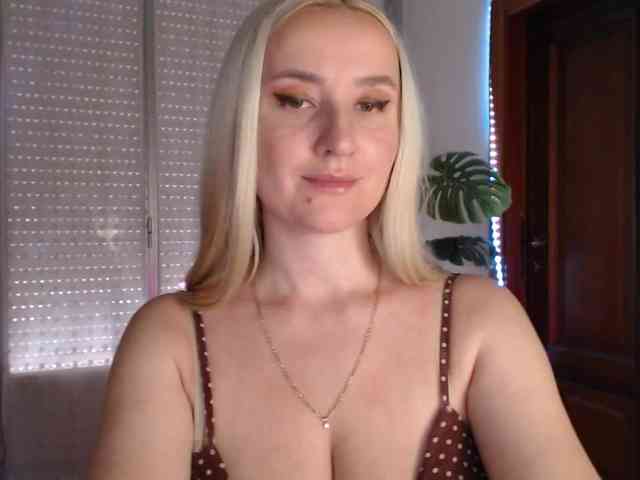 Alina-Lovely webcam
