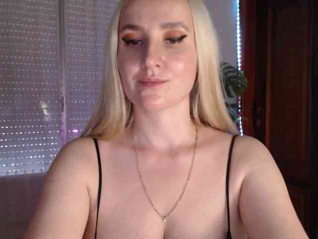 Alina-Lovely webcam