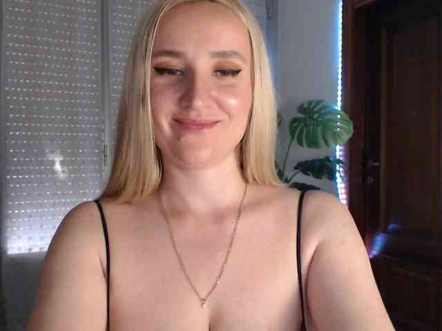 Alina-Lovely webcam