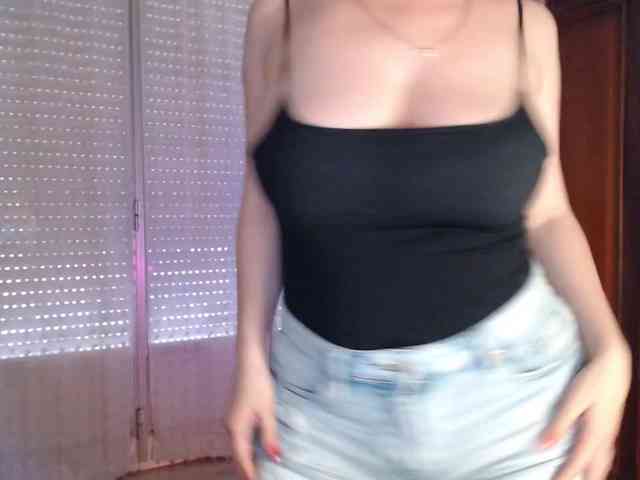 Alina-Lovely webcam