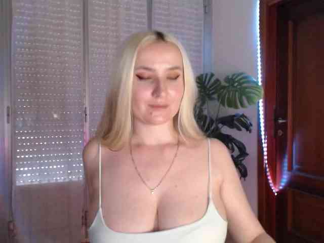Alina-Lovely webcam