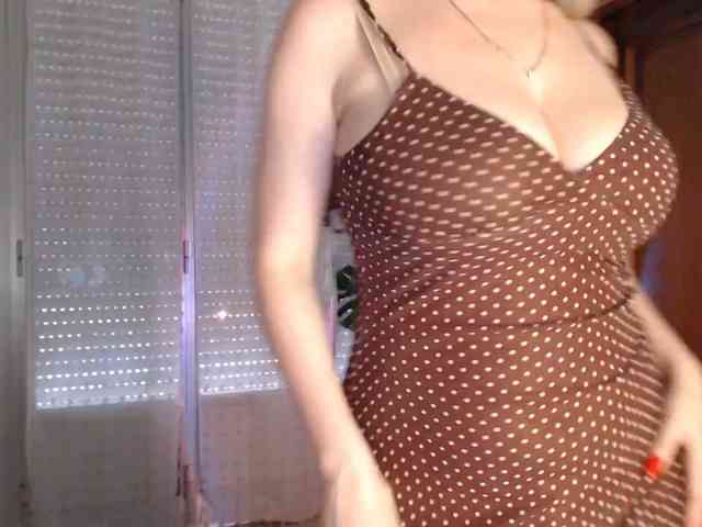 Alina-Lovely webcam