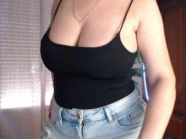 Alina-Lovely webcam
