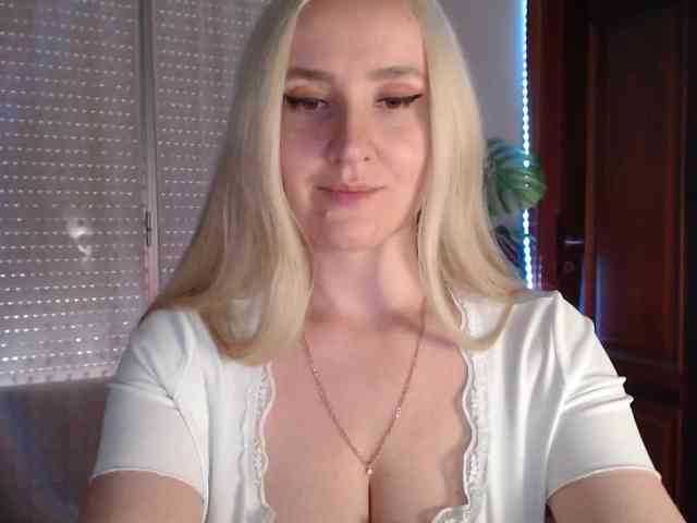 Alina-Lovely webcam