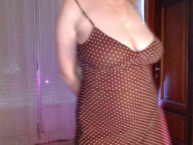 Alina-Lovely webcam