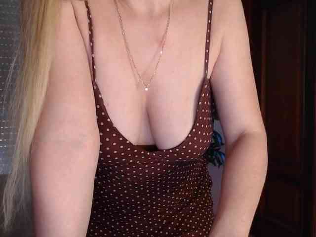 Alina-Lovely webcam