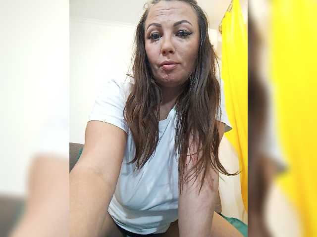 VikkyDream live cam preview