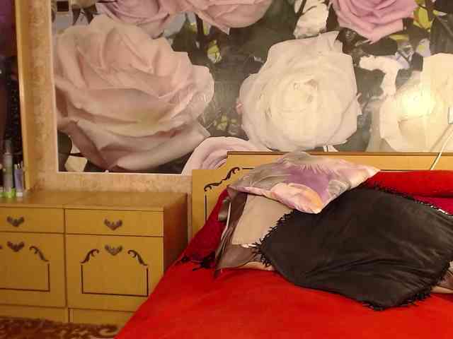 -Karolina555- live female cam on bongacams
