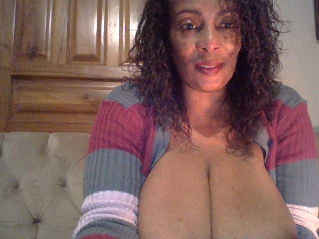 Busty8