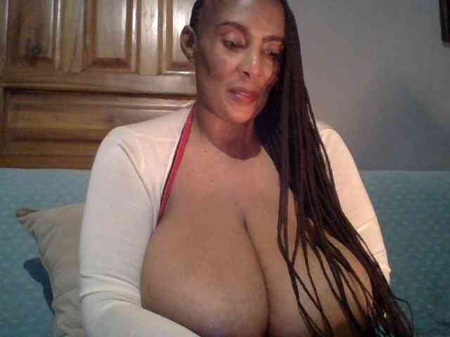Busty8 webcam