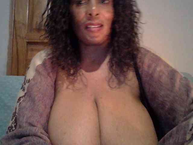 Busty8 webcam