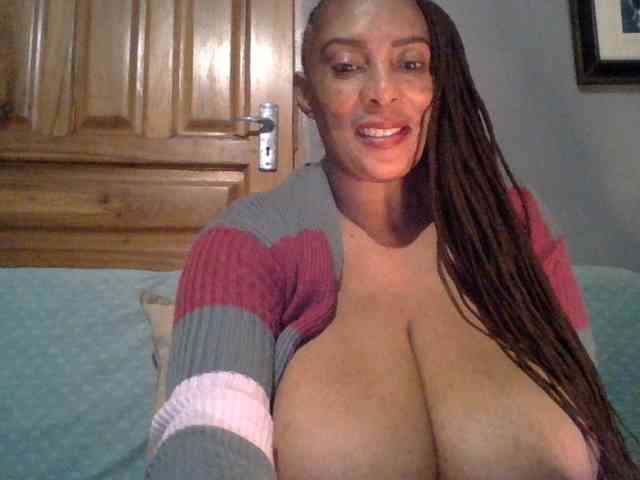 Busty8 webcam