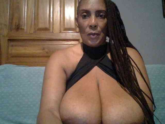 Busty8 webcam