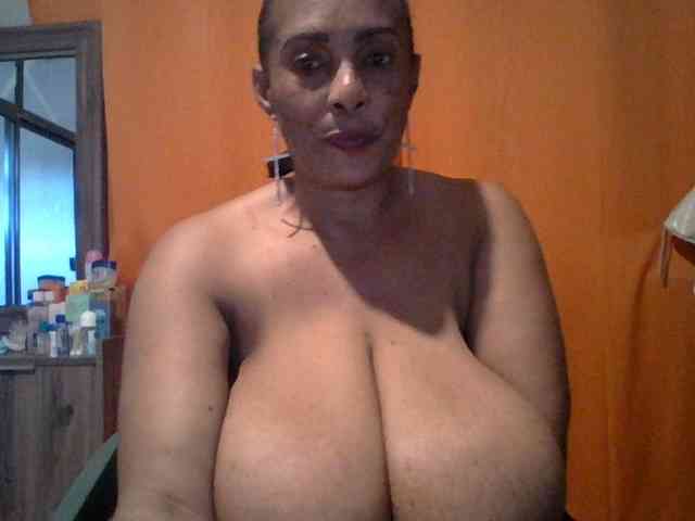 Busty8 webcam