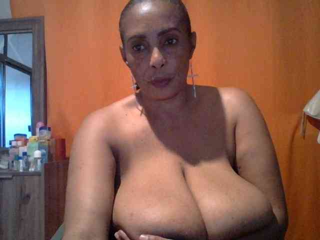 Busty8 webcam