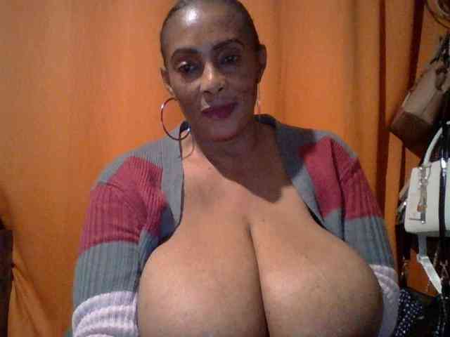 Busty8 webcam