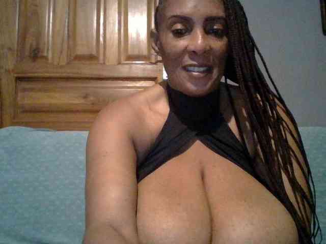 Busty8 webcam