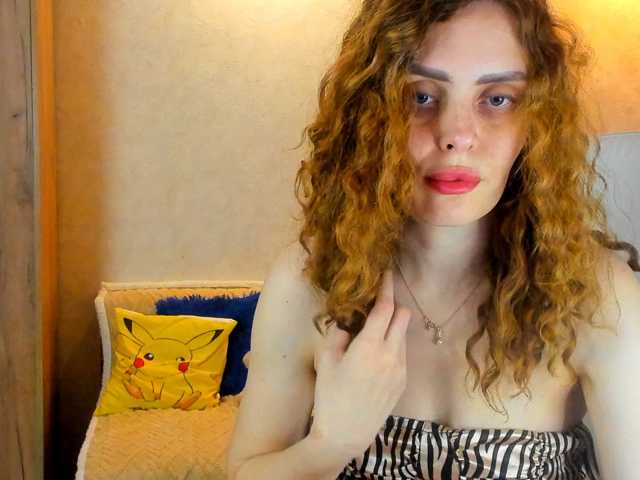 le modèle miagrantes est en webcam porno dans un show sur le site bongacams, il possède les tags suivants: White/Caucasian,Redhead,Shaved