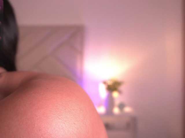 Sofia-Jones live webcam show